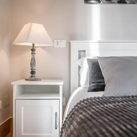 Santo Stefano Casa Vittoria * Bologna