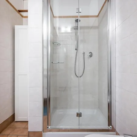 Santo Stefano Casa Vittoria 아파트 *